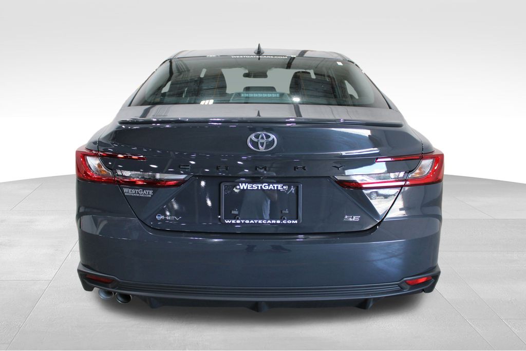 2025 Toyota Camry SE photo 4
