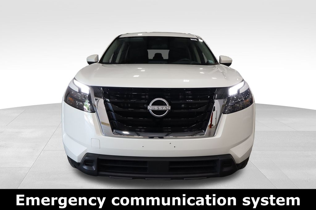 2024 Nissan Pathfinder SV photo 2