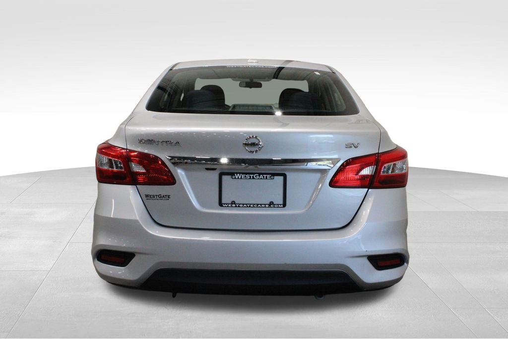 2019 Nissan Sentra SV photo 4