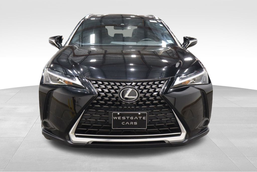 2021 Lexus UX 200 photo 2