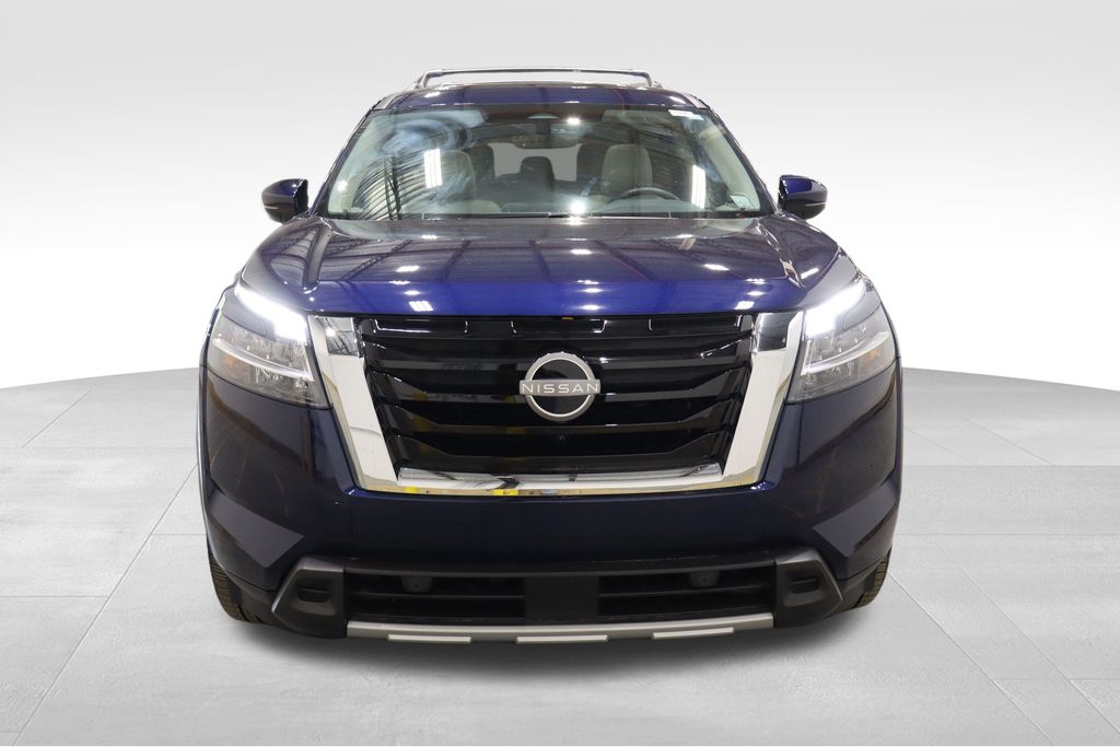 2023 Nissan Pathfinder SL photo 2
