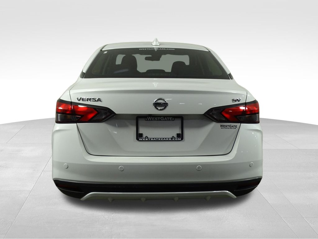 2022 Nissan Versa 1.6 SV photo 3