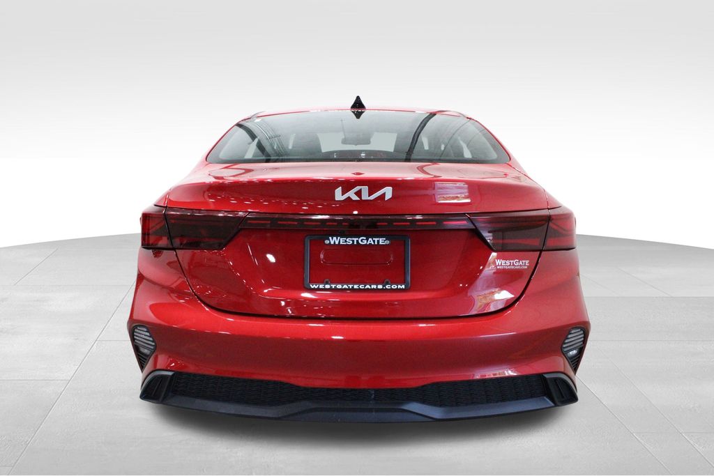 2024 Kia Forte LXS photo 4