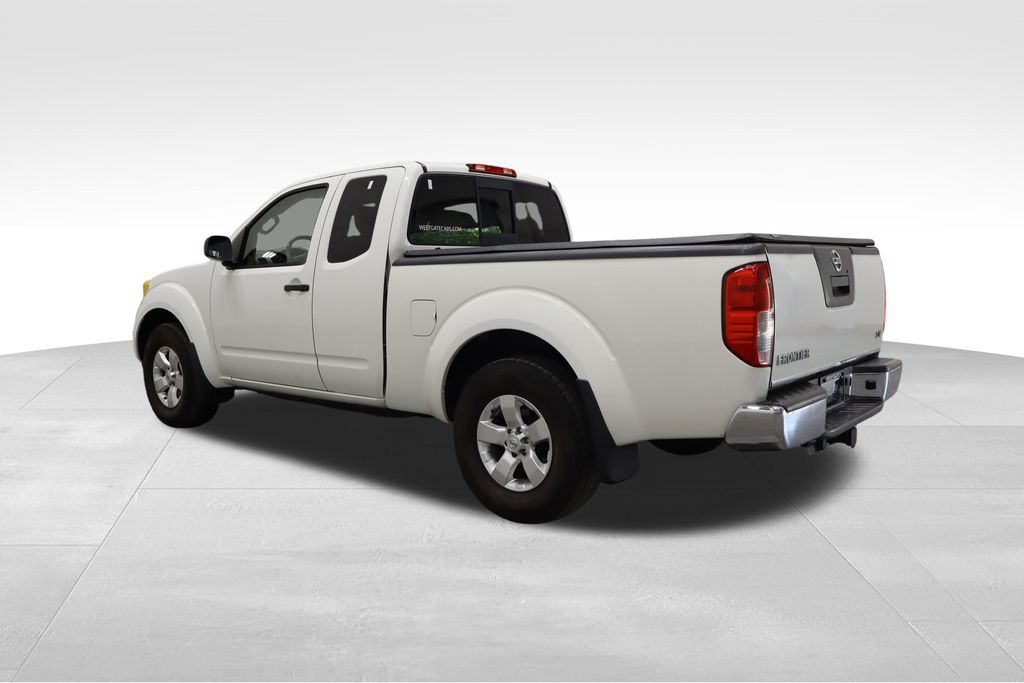 2012 Nissan Frontier SV photo 3