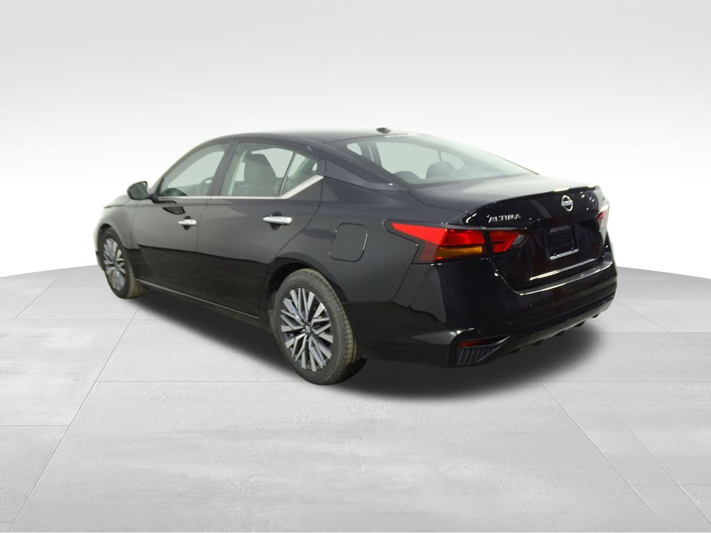 2024 Nissan Altima 2.5 SV photo 3