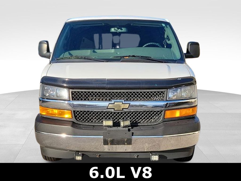 2019 Chevrolet Express 2500 Work Cargo Van photo 2