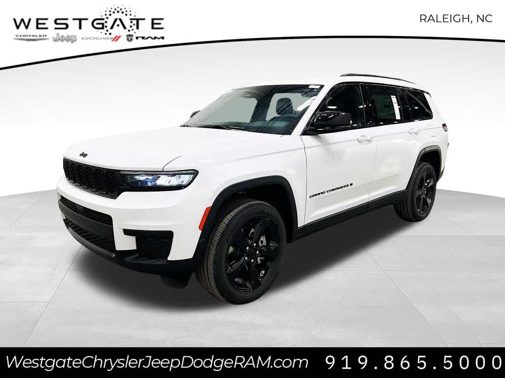 2025 Jeep Grand Cherokee Altitude photo 3