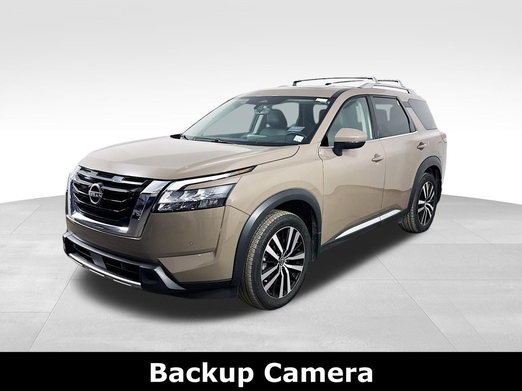 2023 Nissan Pathfinder Platinum photo 3