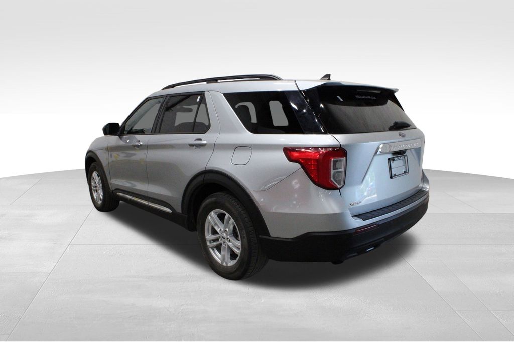 2022 Ford Explorer XLT photo 3
