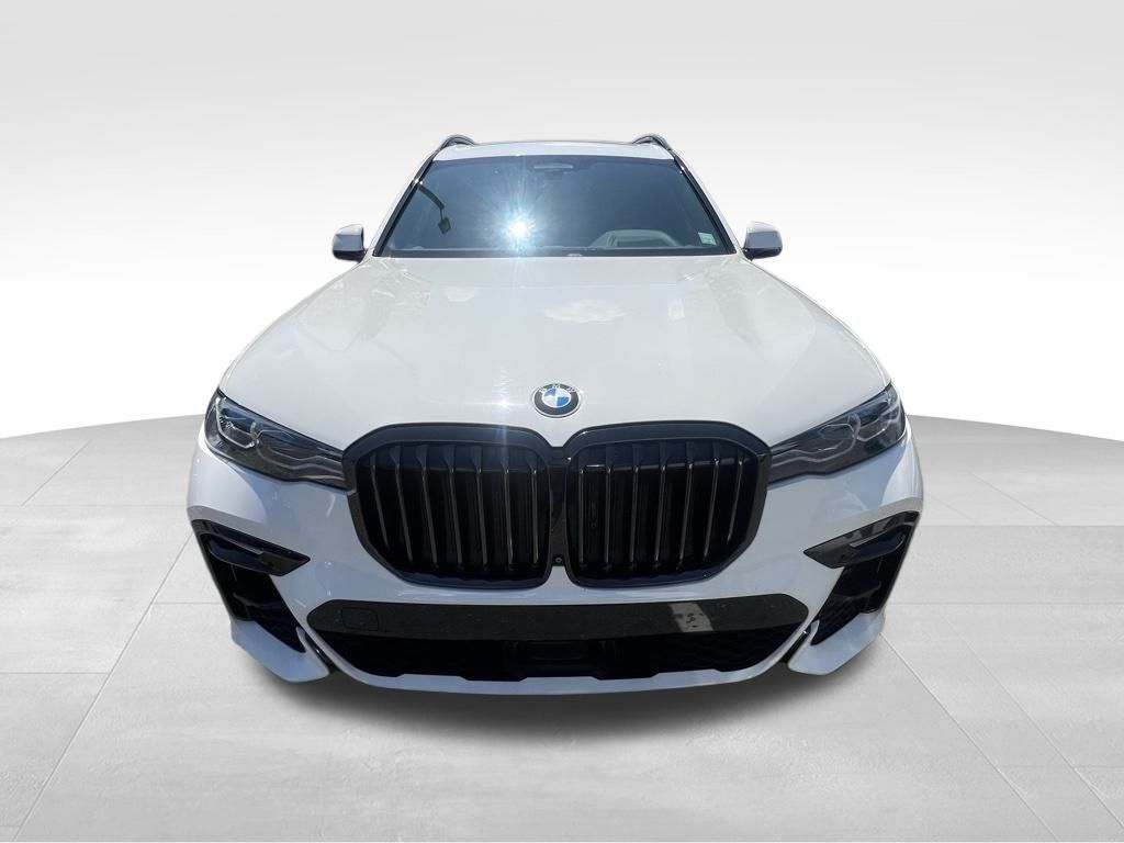 2021 Bmw X7 M50i photo 2