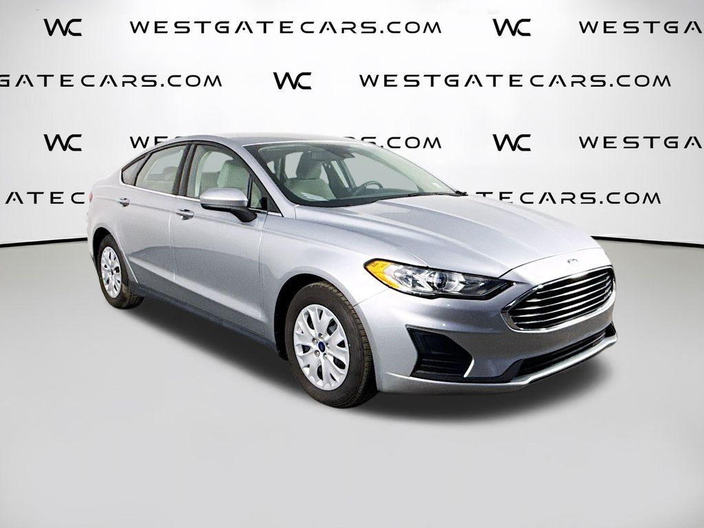 2020 Ford Fusion S's photo