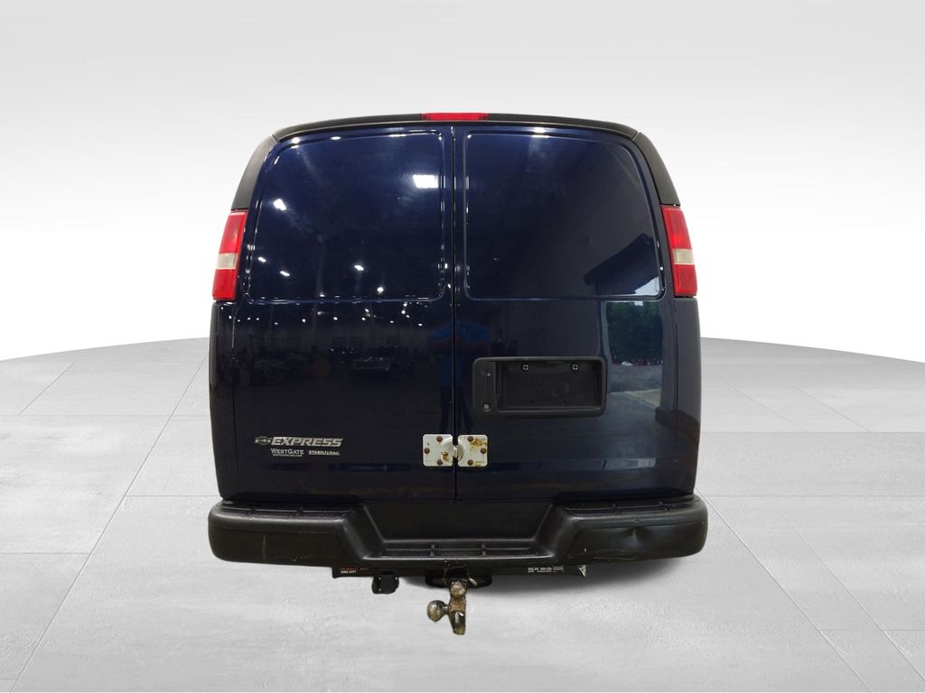 2016 Chevrolet Express 2500 Work Cargo Van photo 4