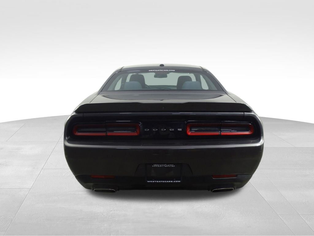 2019 Dodge Challenger SXT photo 4
