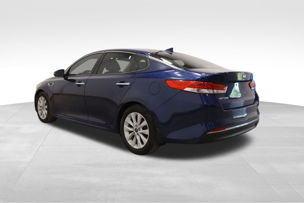 2018 Kia Optima EX photo 3