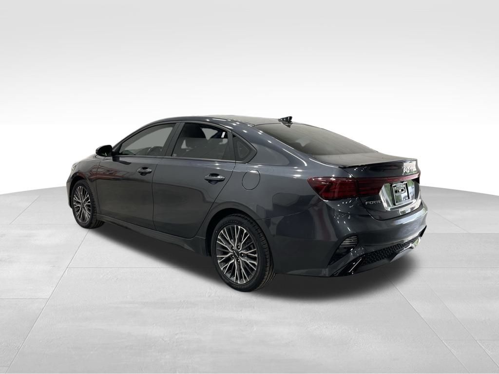 2023 Kia Forte GT-Line photo 4