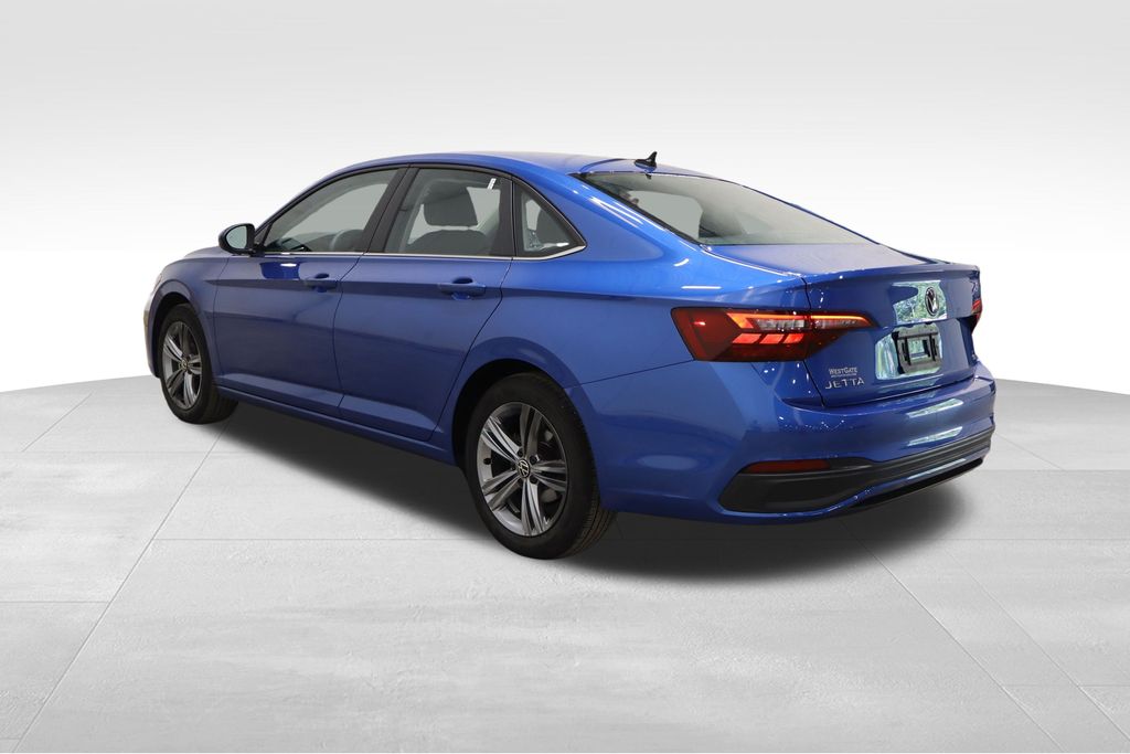 2024 Volkswagen Jetta SE photo 3