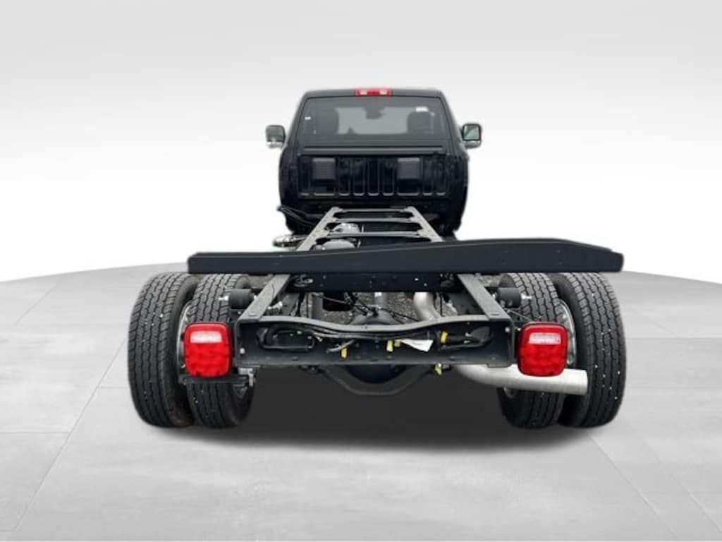 New 2024 Ram 5500HD 5500 TRADESMAN CHASSIS REGULAR CAB 4X2 120' CA Pickup