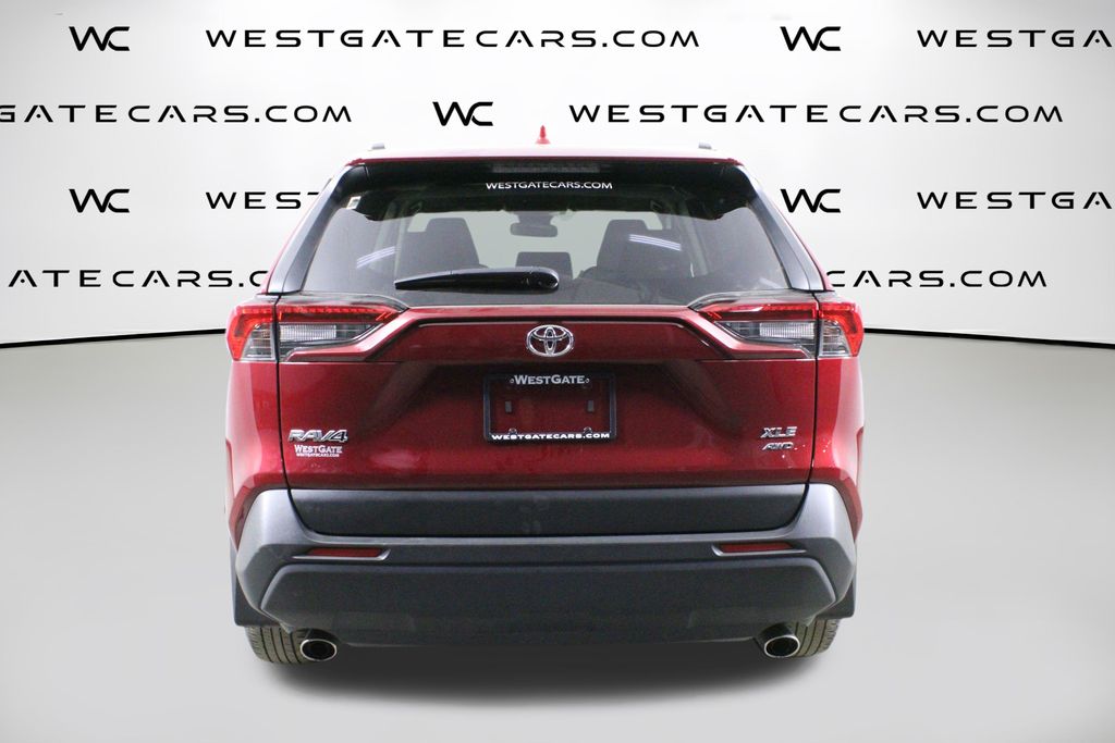 2019 Toyota RAV4 XLE photo 4