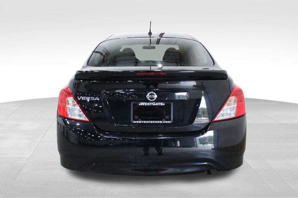 2019 Nissan Versa 1.6 Plus photo 3