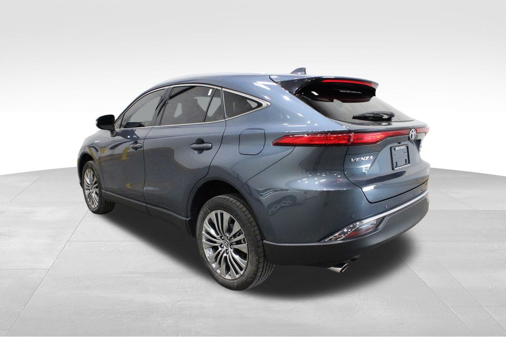 2021 Toyota Venza LE photo 3