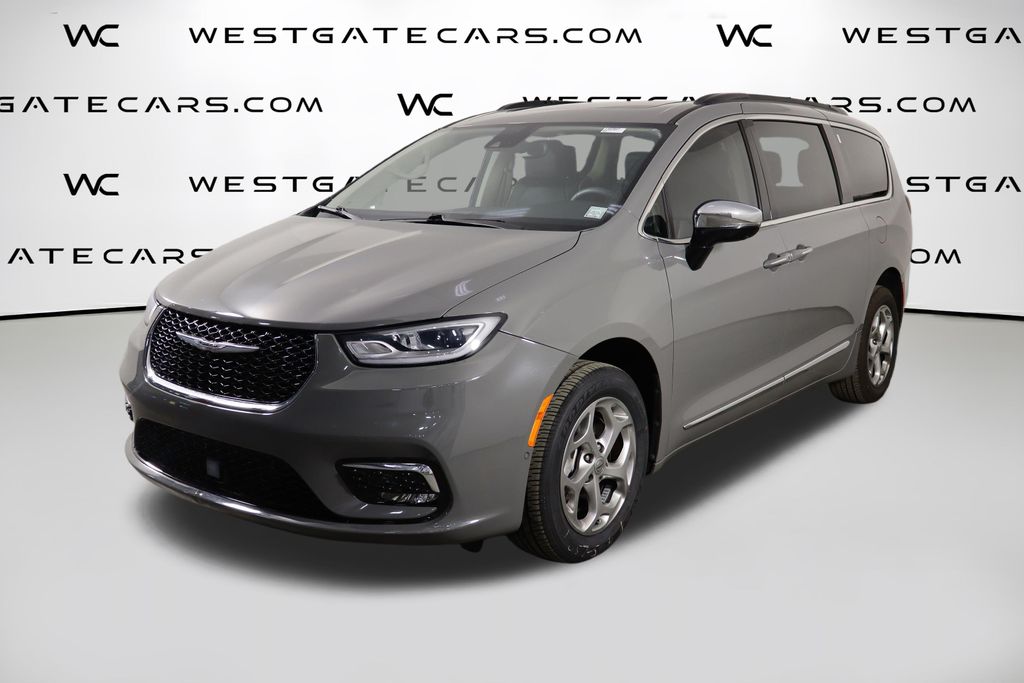 2023 Chrysler Pacifica Limited AWD's photo