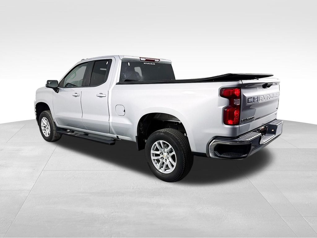 2020 Chevrolet Silverado 1500 LT photo 4