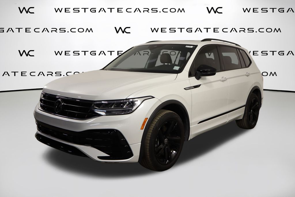 2024 Volkswagen Tiguan SE R-LINE BLACK's photo