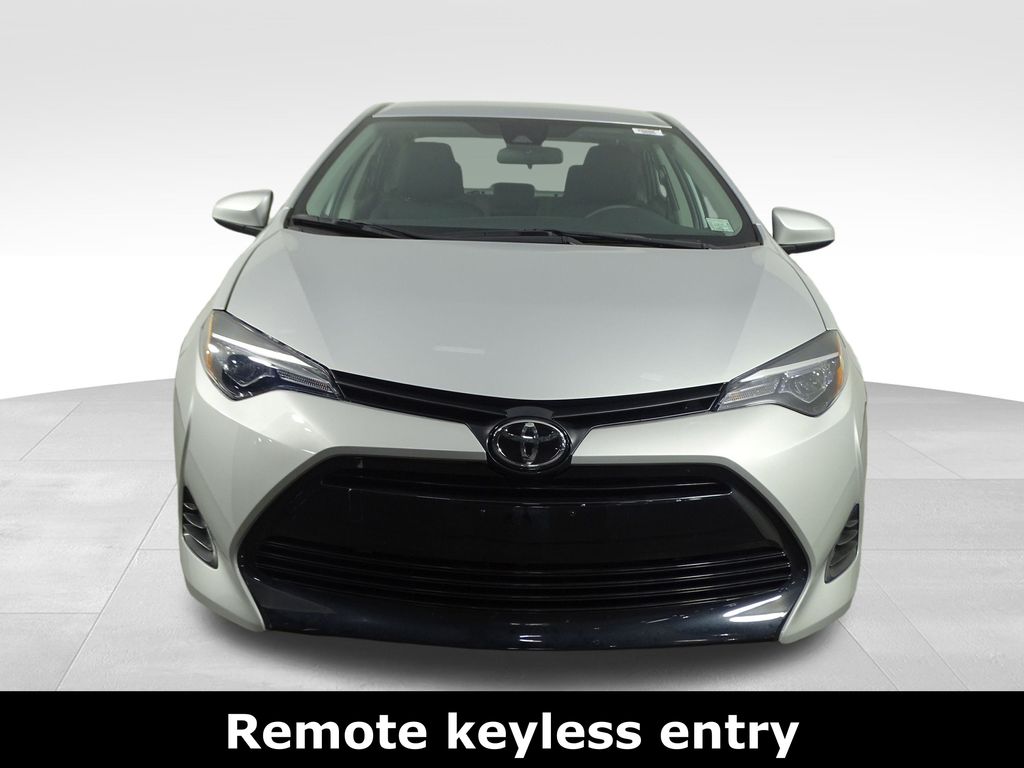 2019 Toyota Corolla LE photo 2