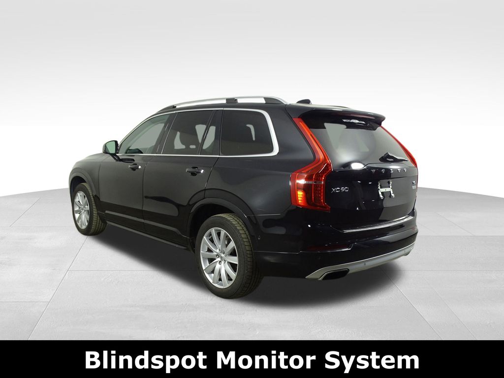 2016 Volvo XC90 T6 Momentum photo 3