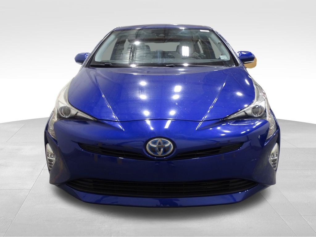 2017 Toyota Prius Three Touring photo 2