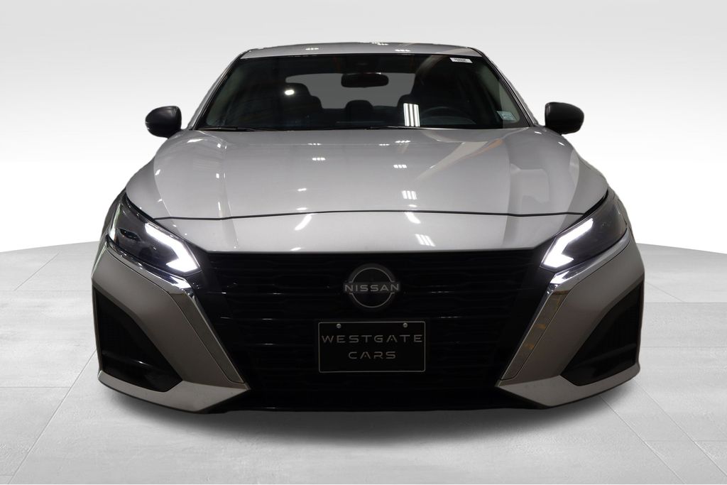 2024 Nissan Altima 2.5 SV photo 2