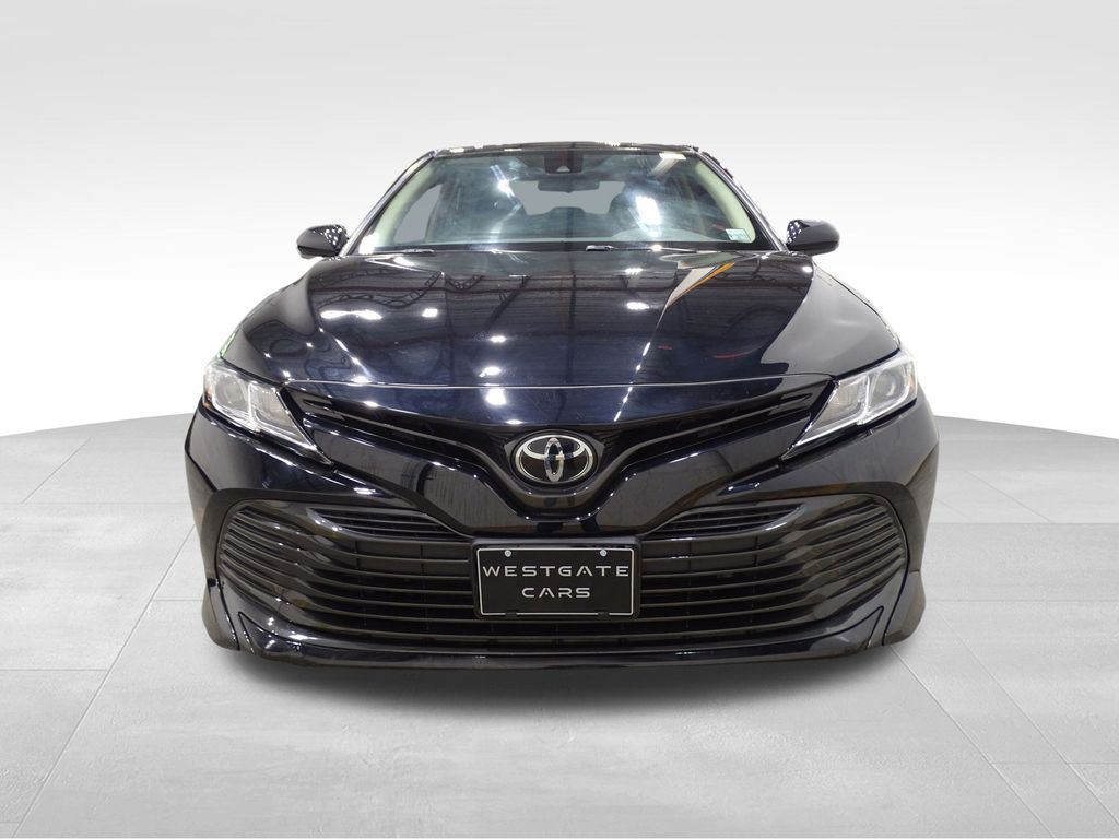 2019 Toyota Camry LE photo 2