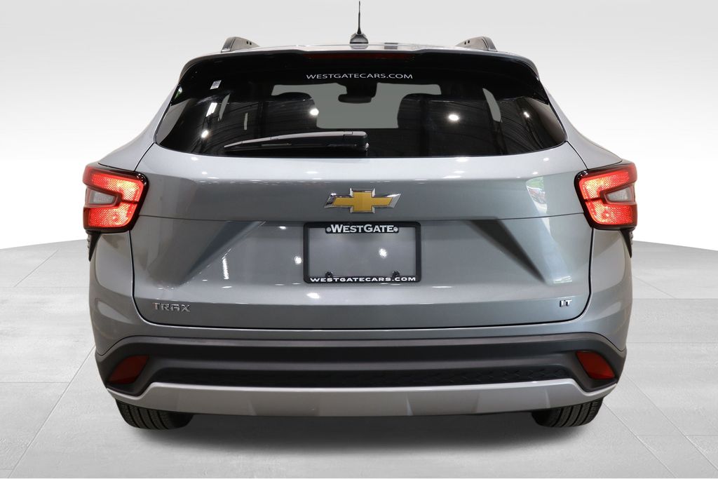2024 Chevrolet Trax LT photo 4