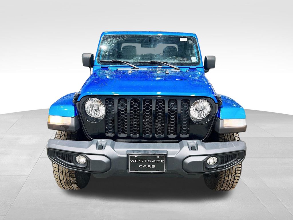 2021 Jeep Gladiator Willys photo 2