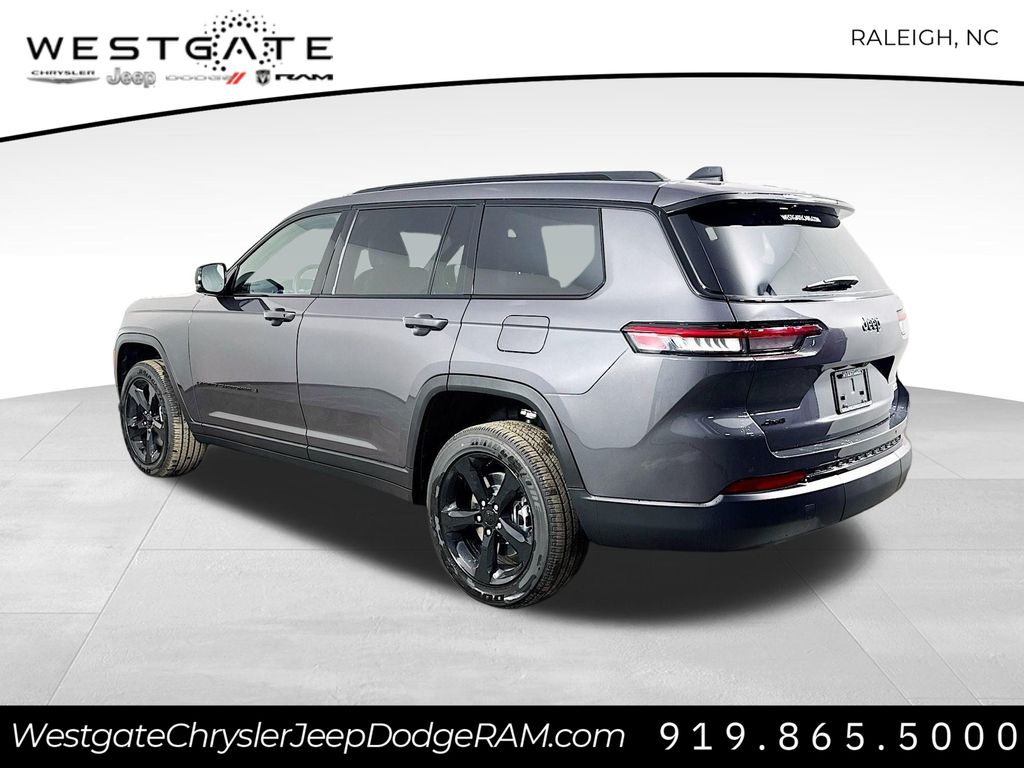 2025 Jeep Grand Cherokee Altitude photo 4