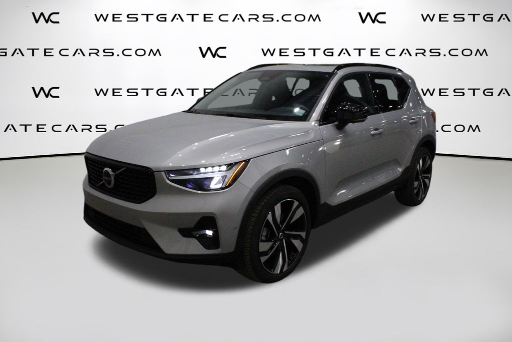 2025 Volvo XC40