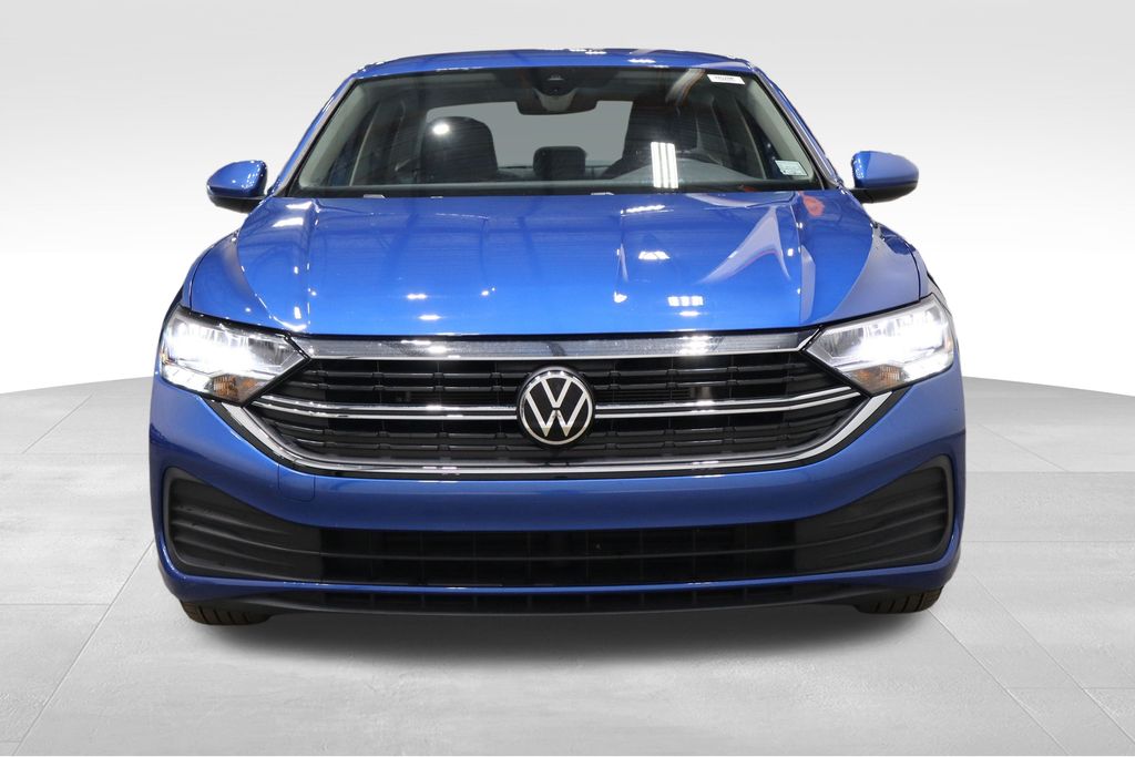 2024 Volkswagen Jetta SE photo 2
