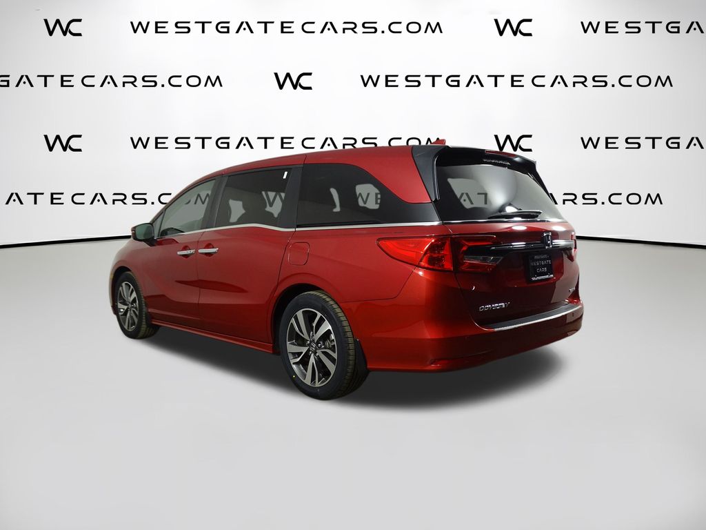 2024 Honda Odyssey Touring photo 2