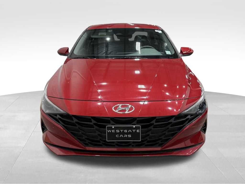 2022 Hyundai Elantra SEL photo 2