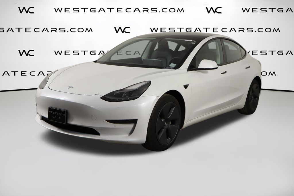 2021 Tesla Model 3 Standard Range Plus's photo