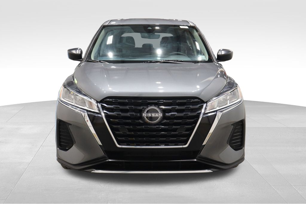 2022 Nissan Kicks S photo 2