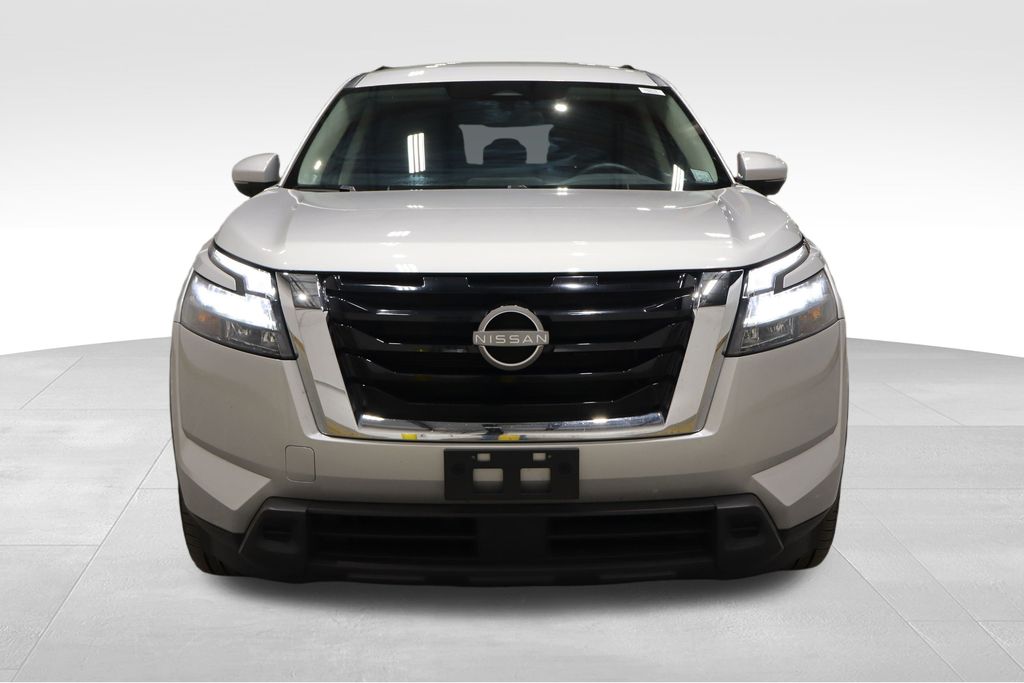 2024 Nissan Pathfinder SV photo 2