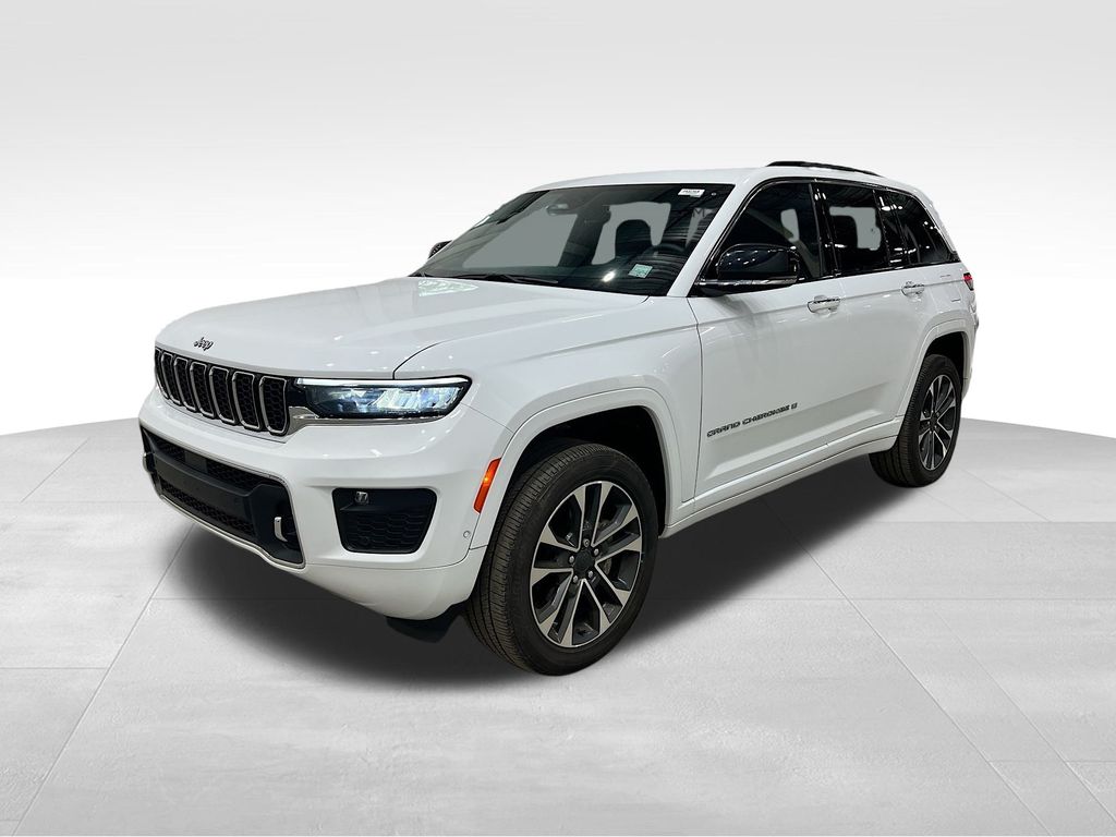 2023 Jeep Grand Cherokee Overland photo 3