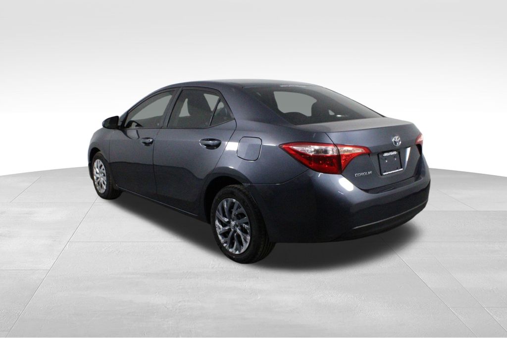 2018 Toyota Corolla L photo 2