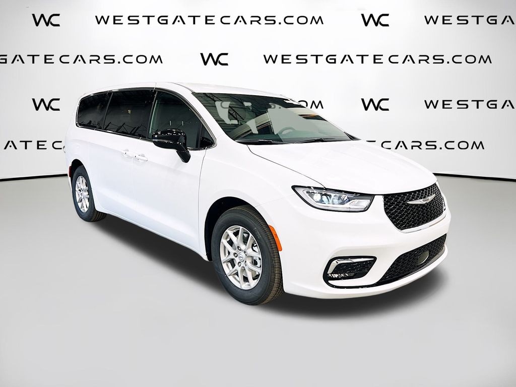 New 2026 Chrysler Pacifica SELECT Passenger Van