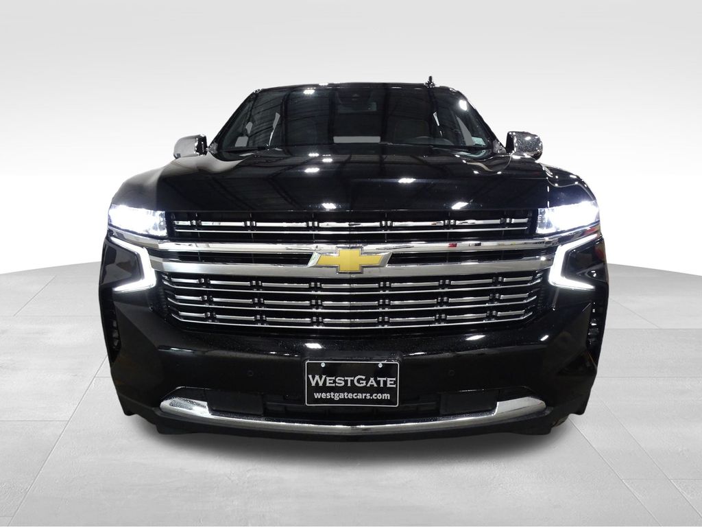 2024 Chevrolet Suburban Premier photo 2