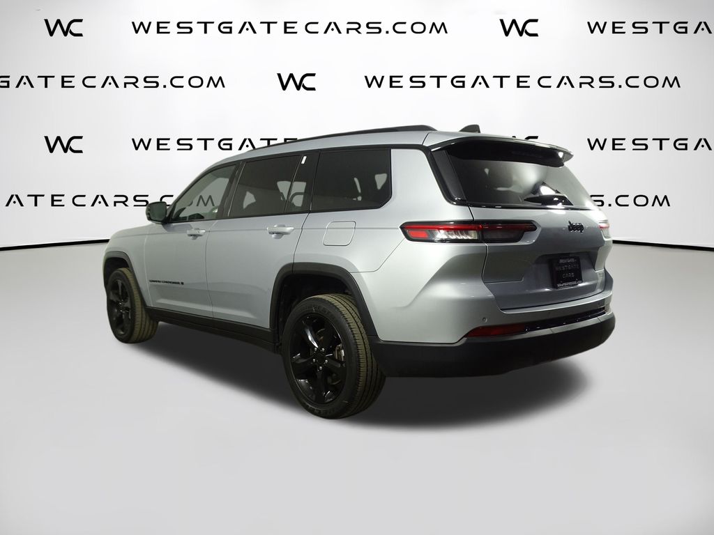 2023 Jeep Grand Cherokee Altitude photo 3