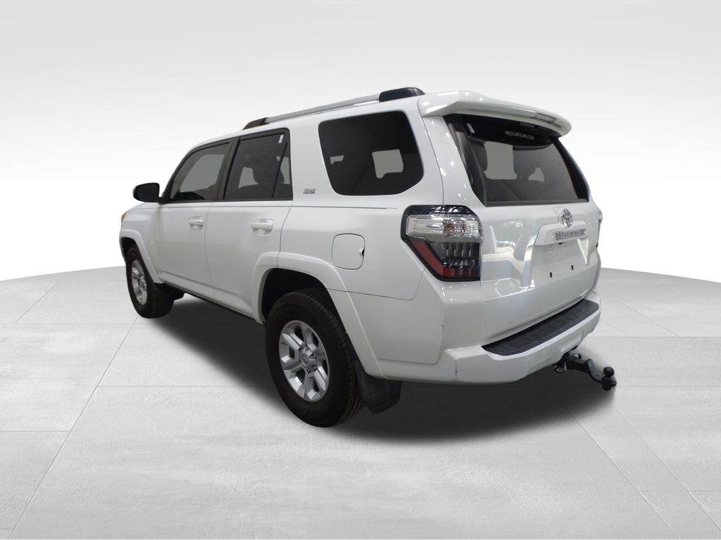 2021 Toyota 4Runner SR5 photo 3