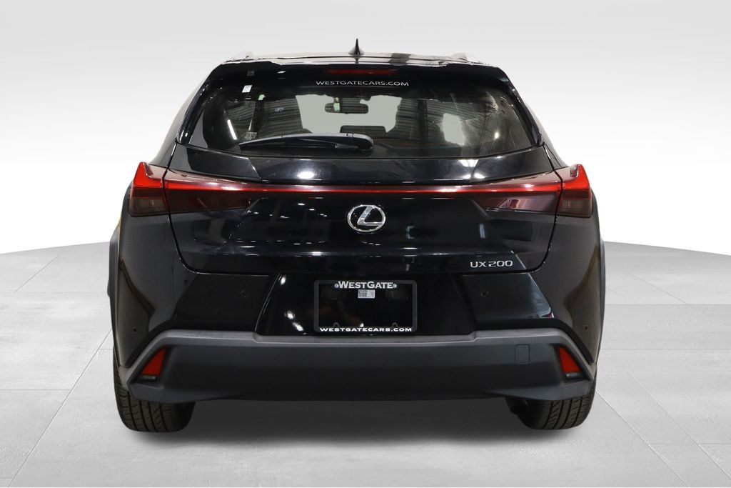 2021 Lexus UX 200 photo 4