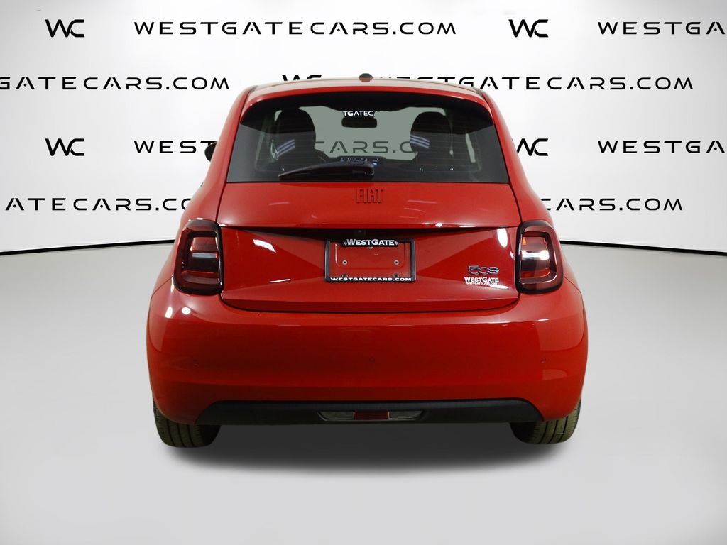 2024 Fiat 500e Red photo 4